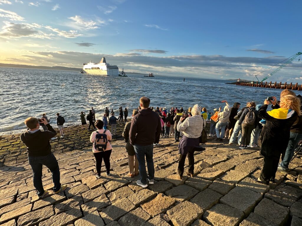 Saying goodbye to the Ukrainian refugee accommodation ship.