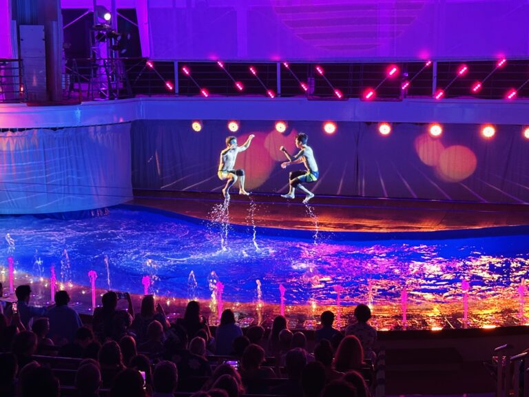 Utopia of the Seas Aquatheater entertainment